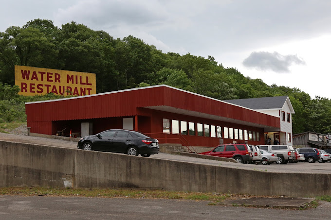 5X8A0794 Cave City Watermill Restaurant