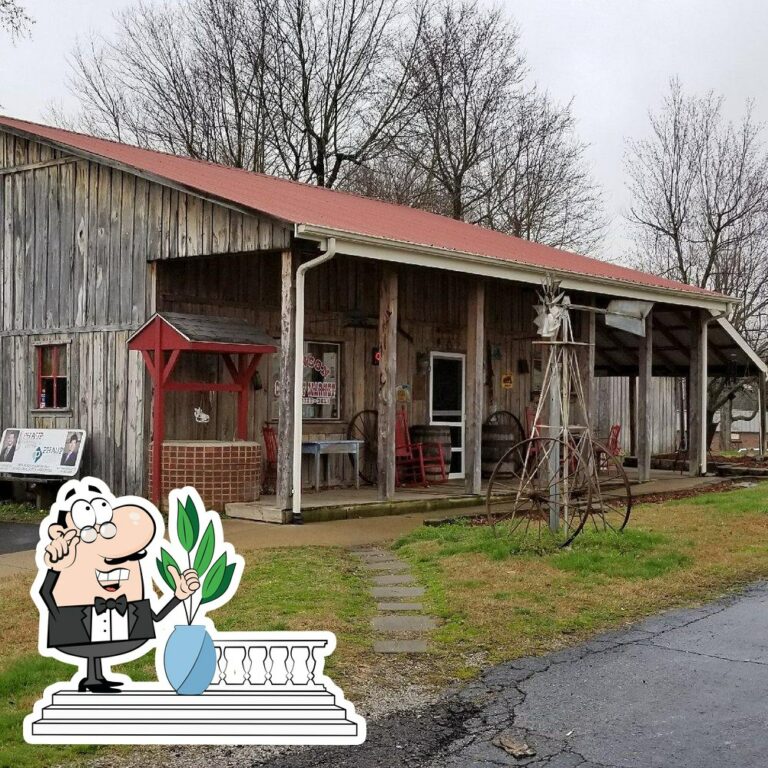 r809 Hanson Country Store exterior 768x768