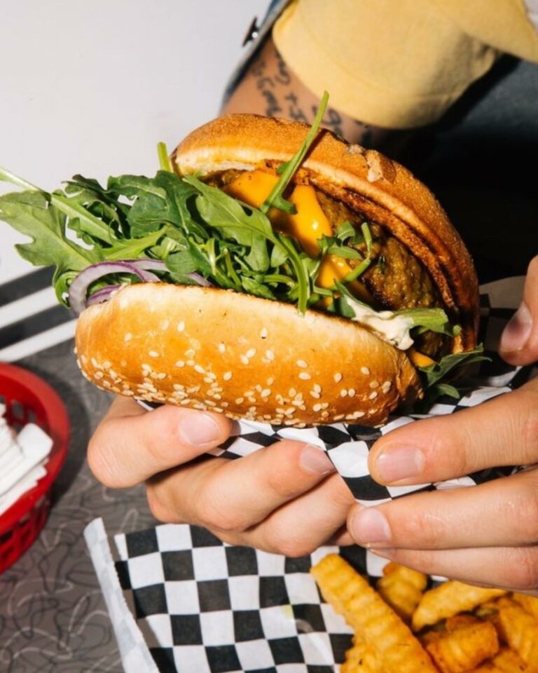 399543389 17979075527535806 3984516263116427599 n 768x960