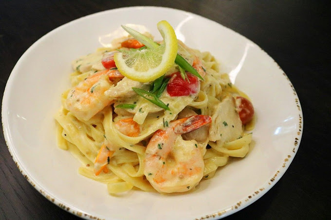 Chicken Chardonnay Fettuccini with Tiger Prawns