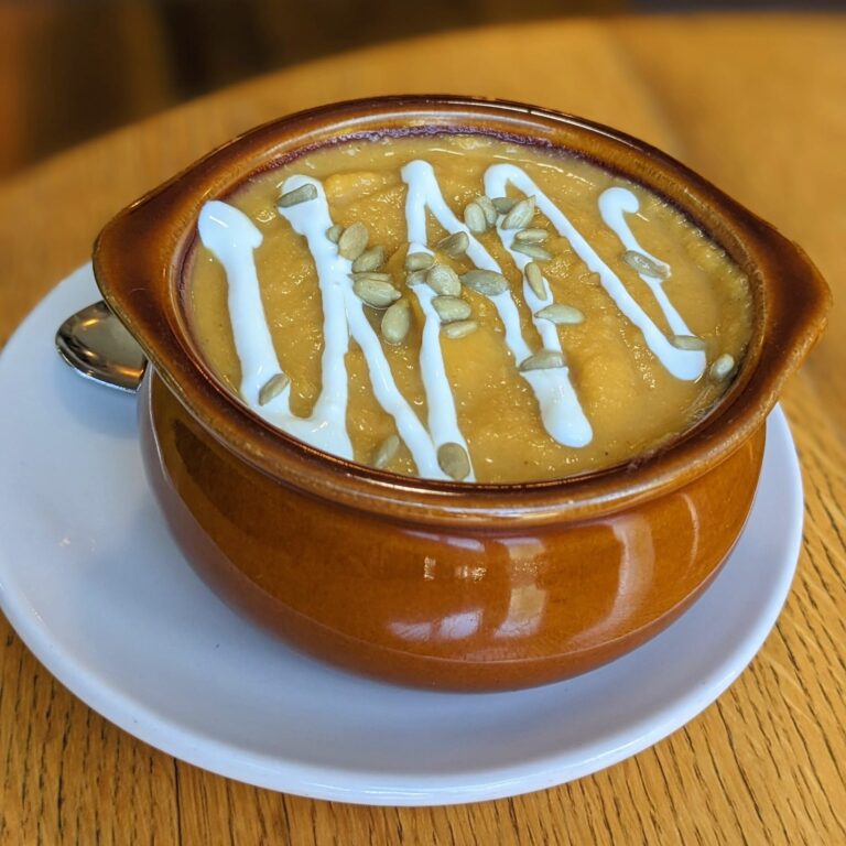 380879048 790565436408281 7913988924332687795 n 768x768