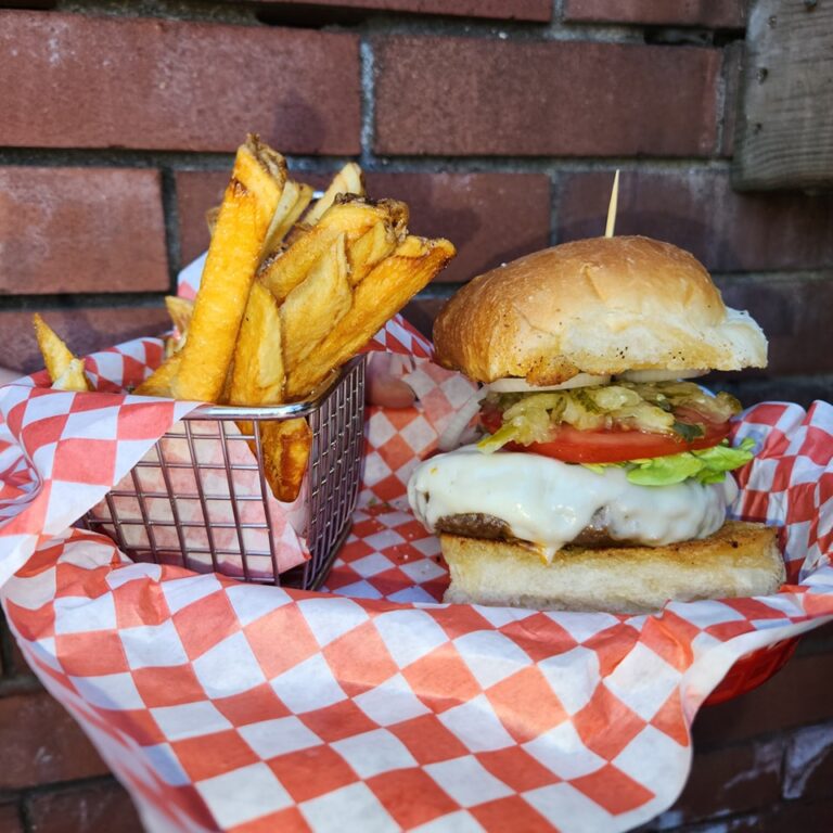 341358811 241021555130175 3686092168582313871 n 768x768