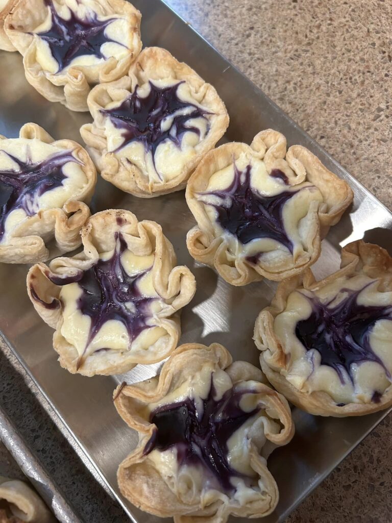 411746306 877751554356029 305756061162587934 n 768x1025