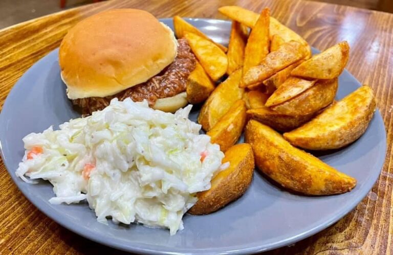 421483997 878771360711123 253302994986118898 n 768x499