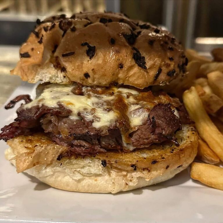 421581184 880525304084813 2585713883499436628 n 768x768