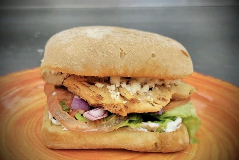 423581903 831786375626066 3557636256427505908 n 768x514