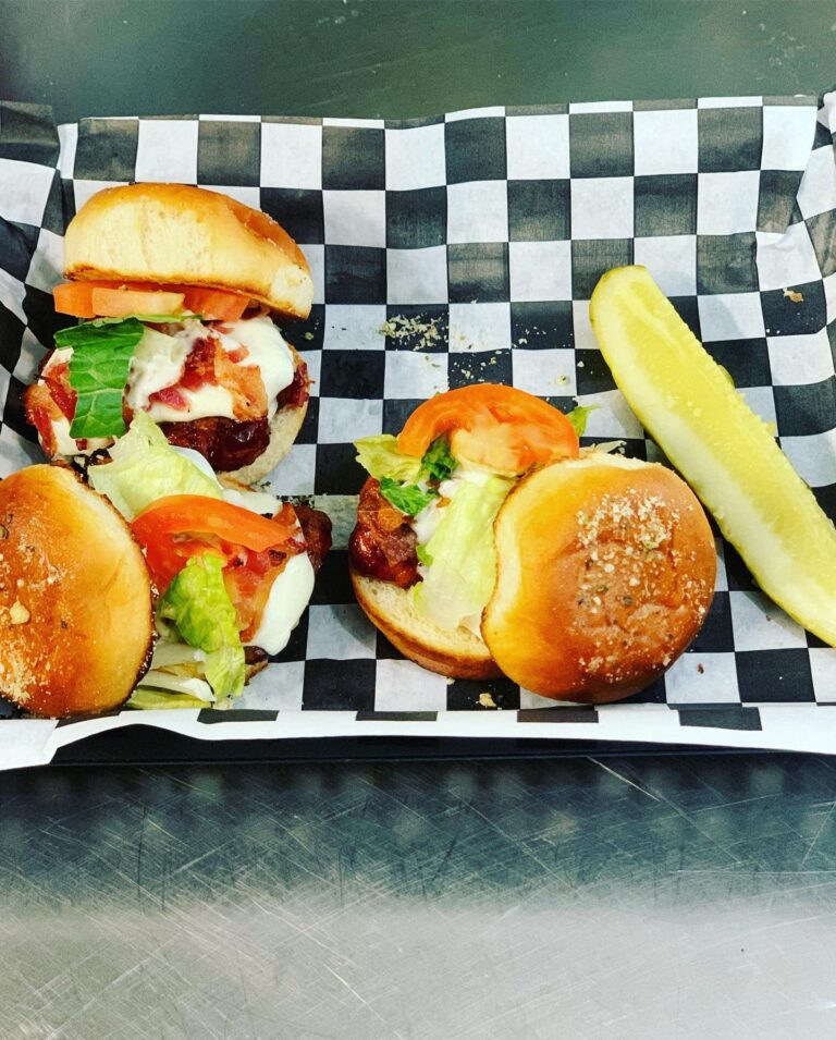 424882231 912400617255640 8151412829486984706 n 768x955