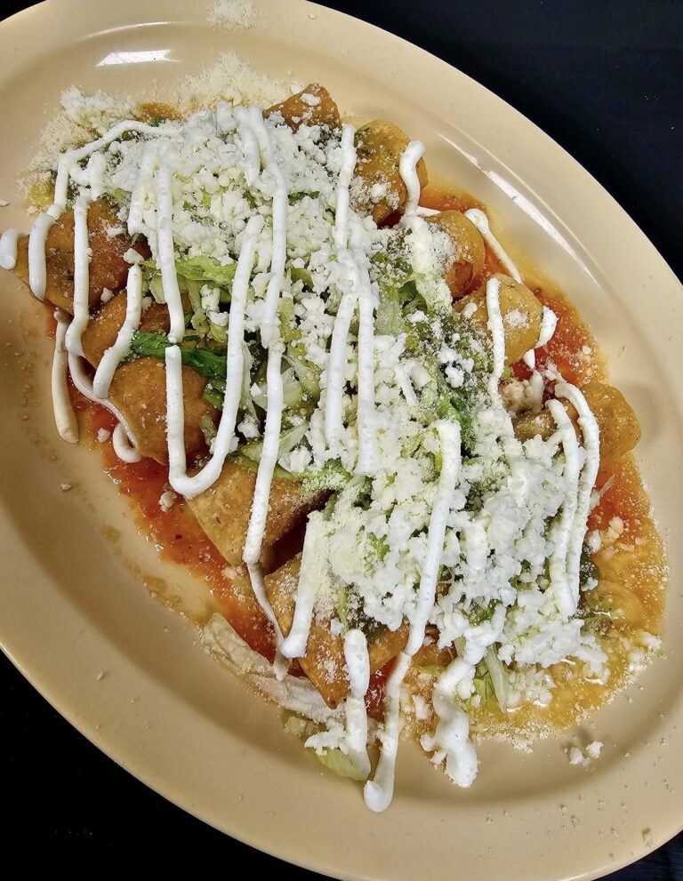 426478108 823002969841184 481044485148375509 n 768x991