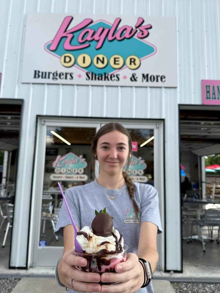 427756114 419481210602908 8590534042728486379 n 768x1020