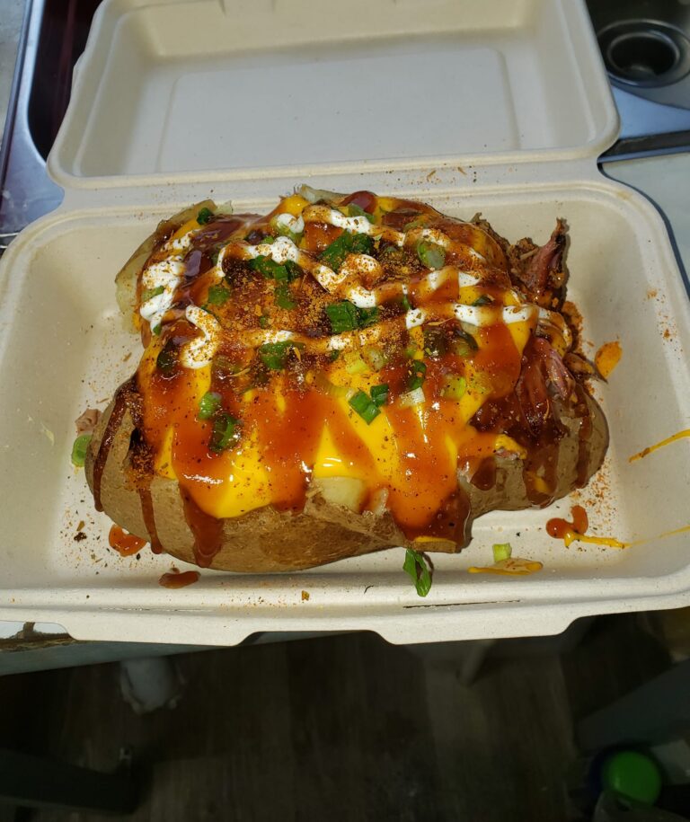 428634873 921642046635906 1460046494067690823 n 768x915