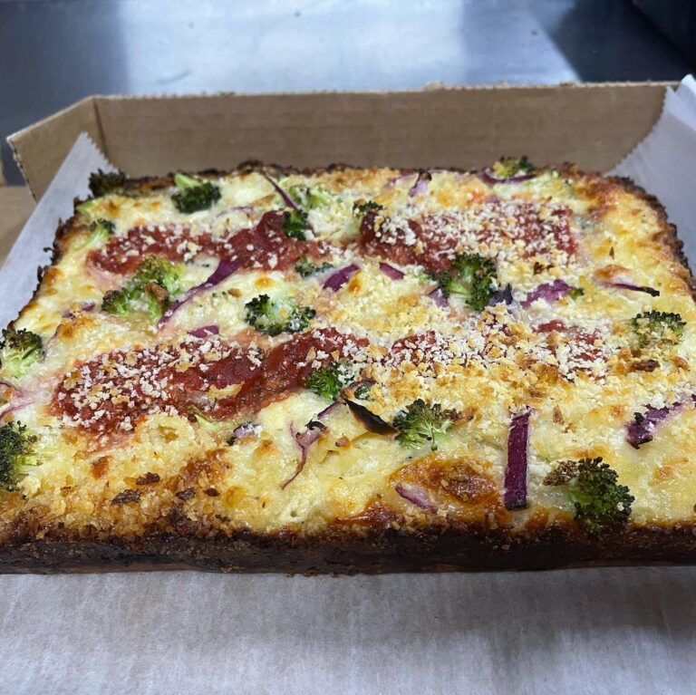 254721545 403512301451238 1589843377043382047 n 768x767