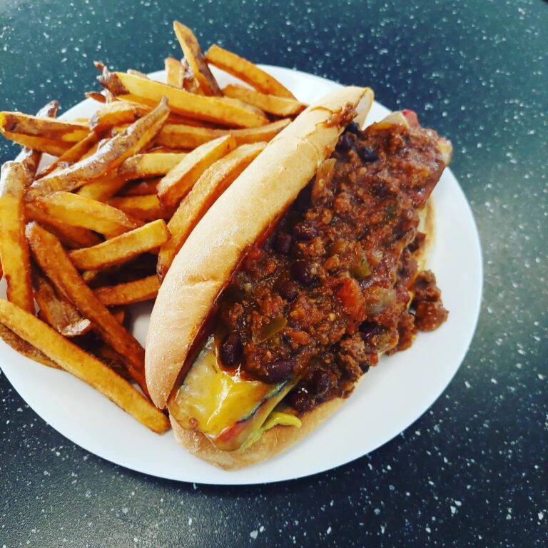 277296837 10159686969029687 2198355325418918931 n 768x768