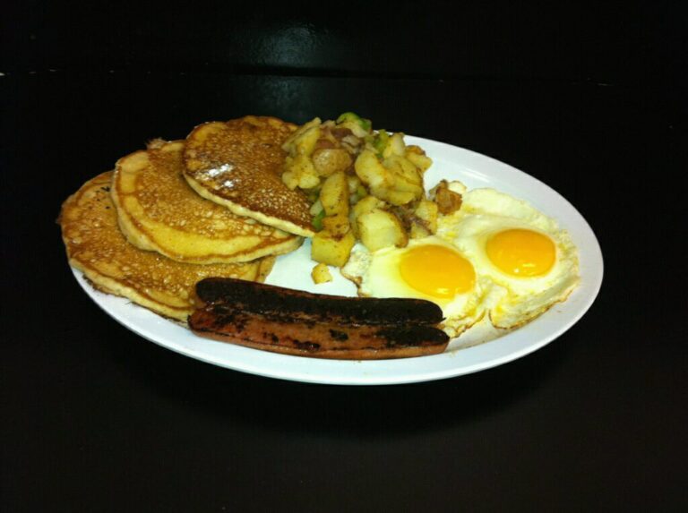 330805 246940978688108 1870051980 o 768x573