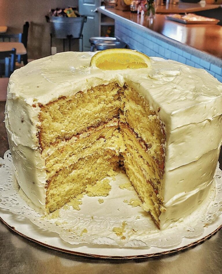 381156782 812521920873578 3344426211815605724 n 768x947