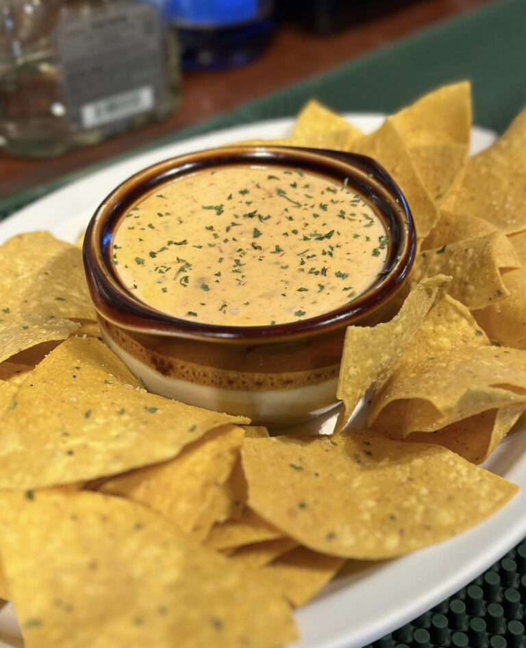 427946609 378310981615106 5790038509498166294 n 768x945