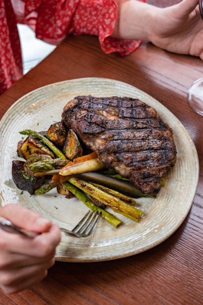 428005870 984280133283312 2172384866861984023 n 768x1152