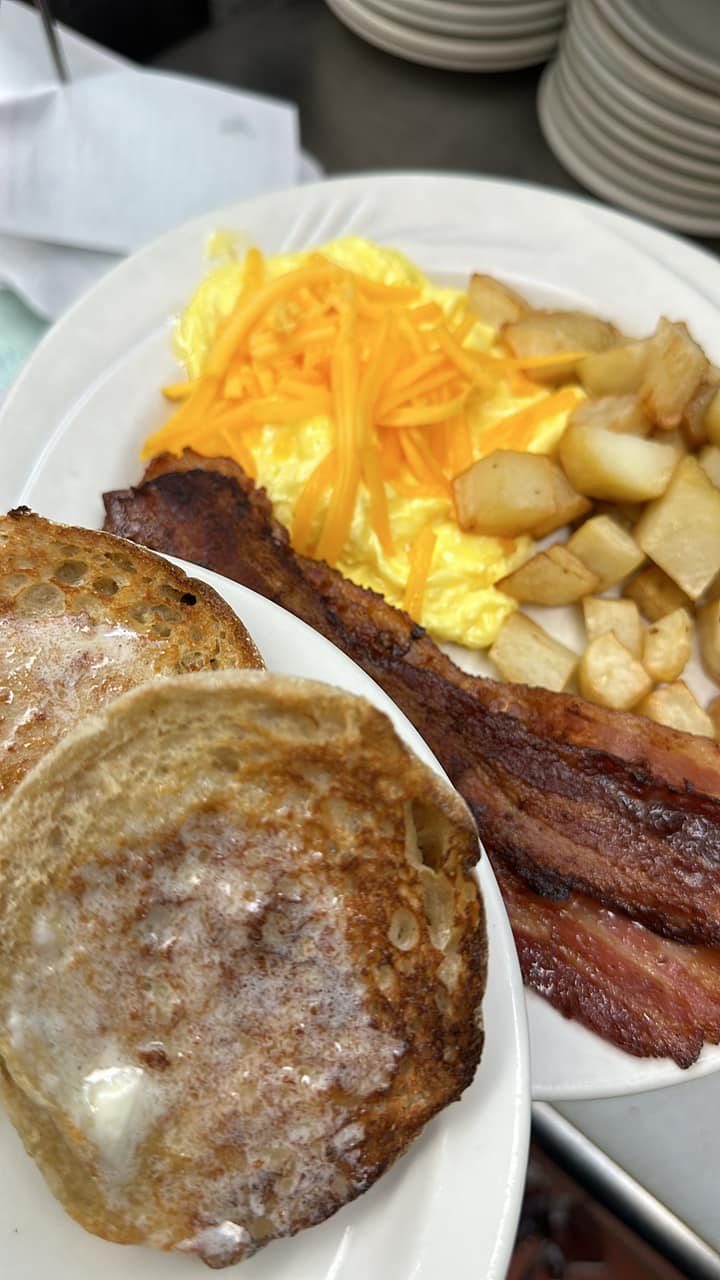 429546001 952004423594321 4403886864993076277 n