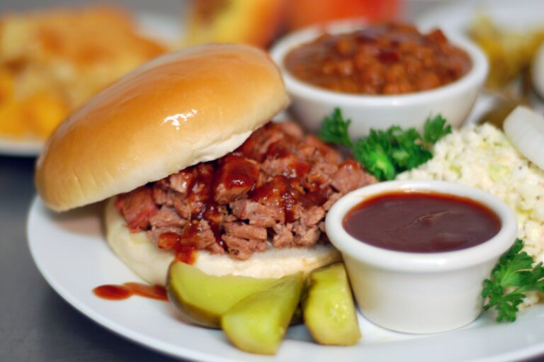 195077 177738218941284 3316376 o 768x511