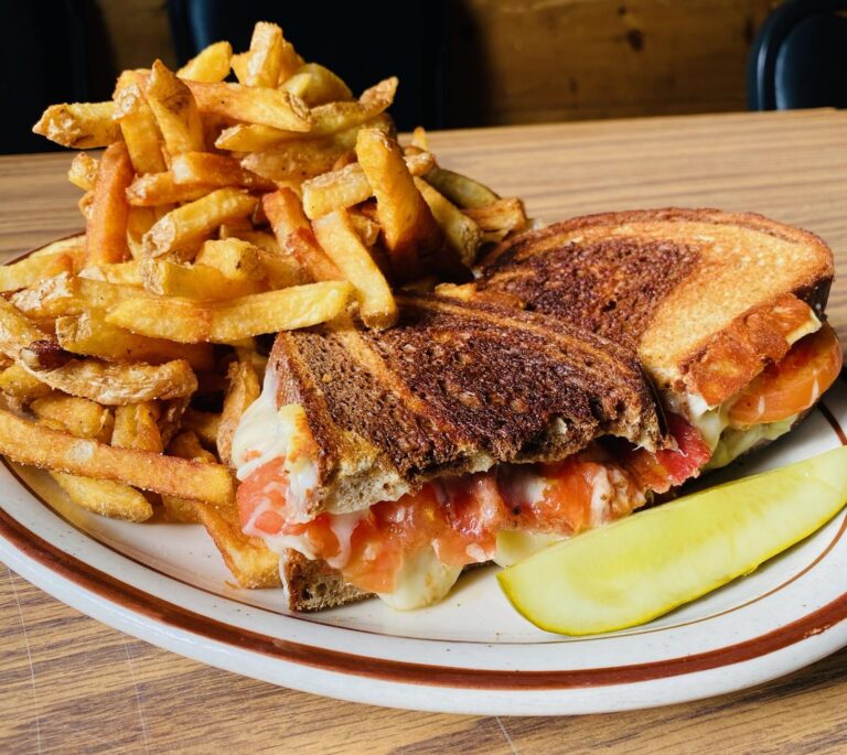 427892211 899373525528432 6948849743124273126 n 768x685