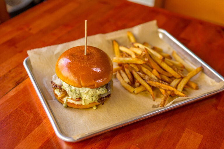 428681147 919511463514549 1143049094885090310 n 768x512