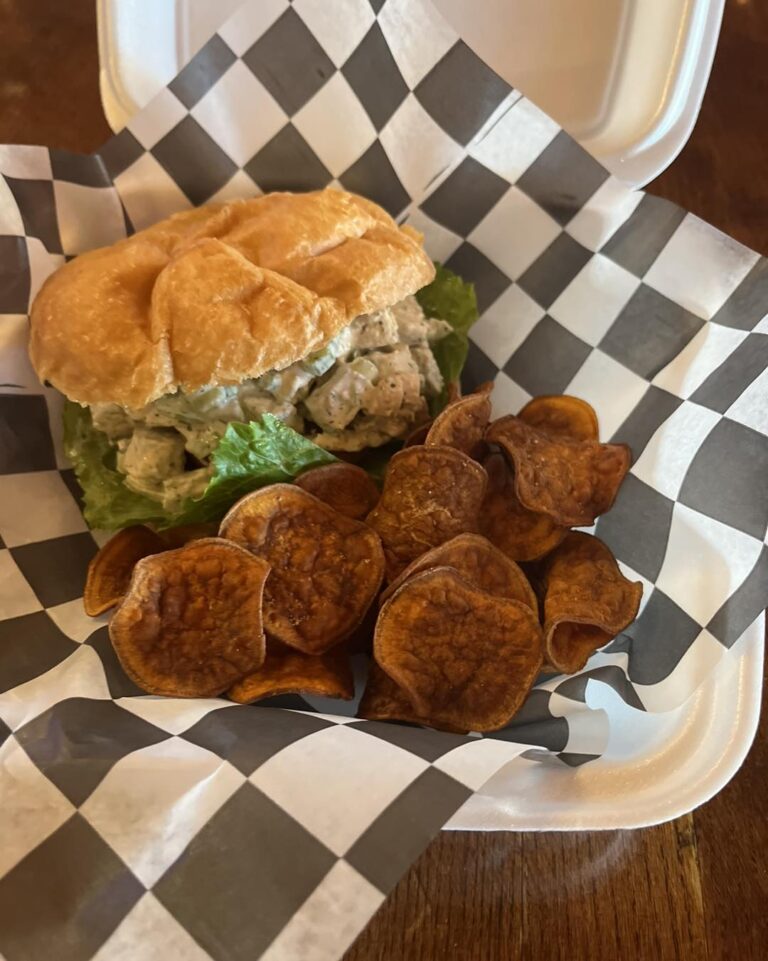 438254308 934676495333171 4187515769242328142 n 768x961