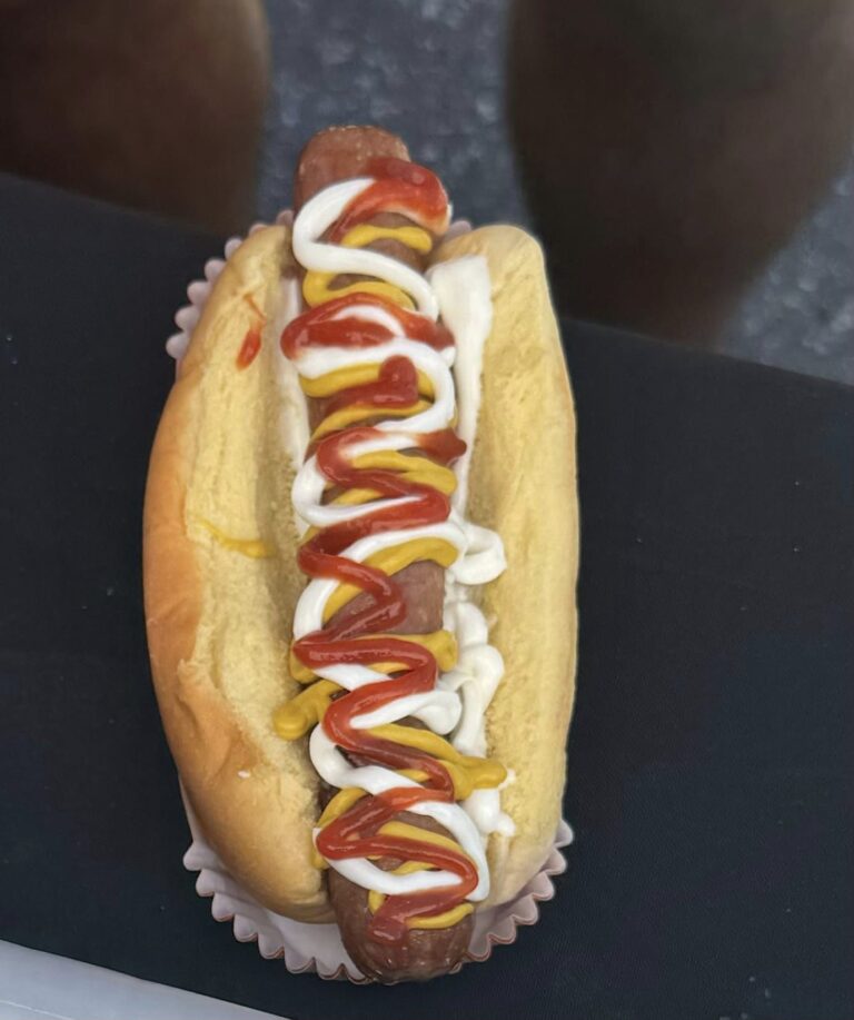 439181593 355076940895089 2401061831761071267 n 768x917