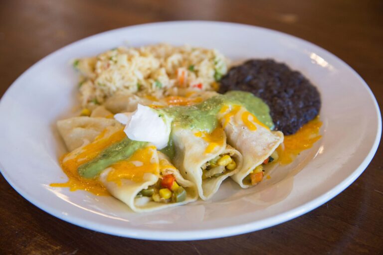 46717624 10157128280433217 1477875212643991552 n 768x512