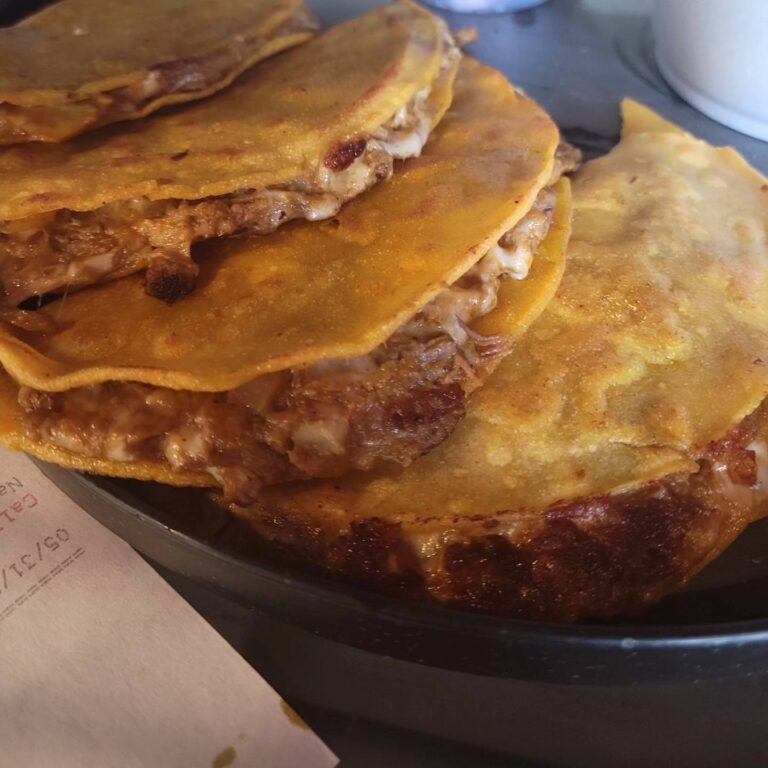 440358241 1043527214012461 8494985308286482505 n 768x768