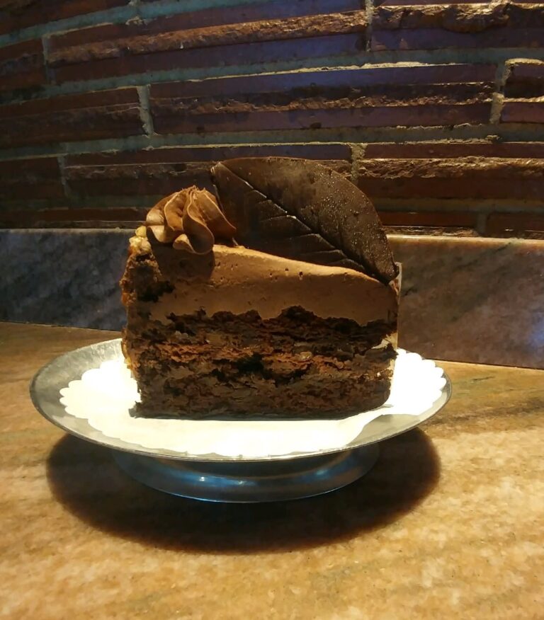 440901229 823779409771607 3548142017362341519 n 768x876