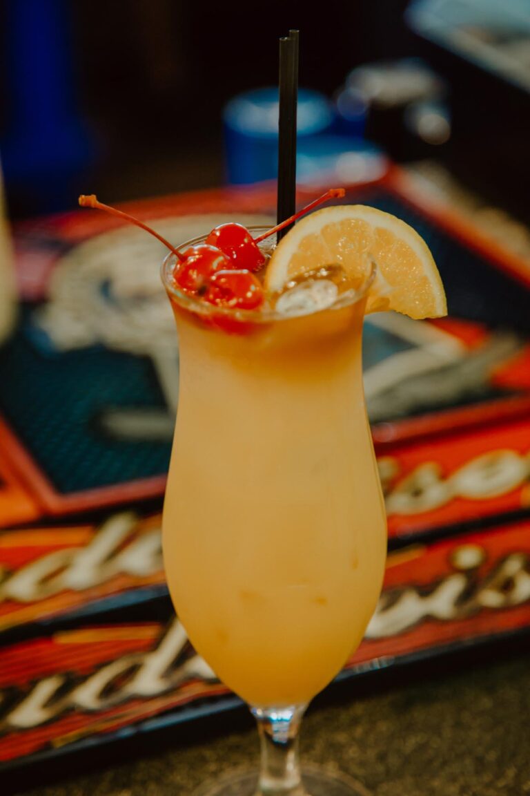 421029971 762700452559957 7540609784135169117 n 768x1152