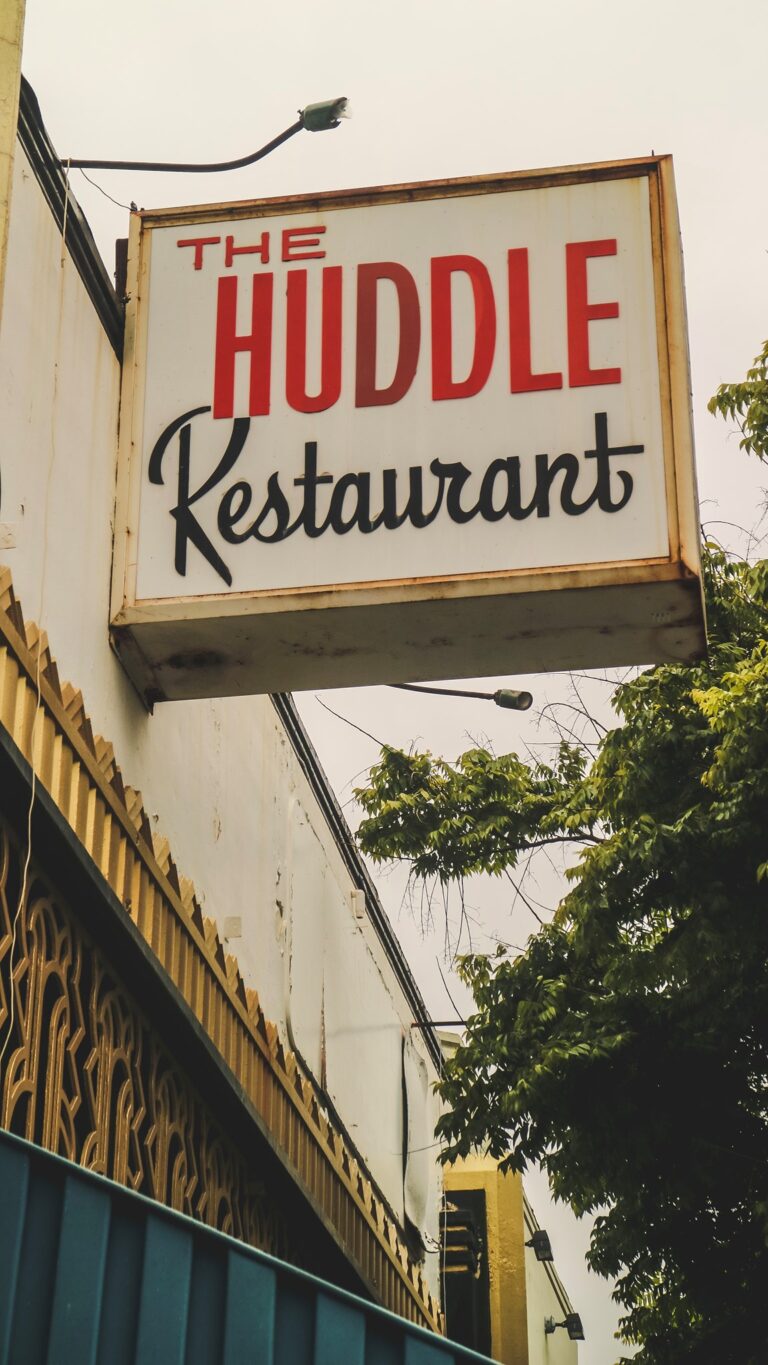 huddle 768x1365