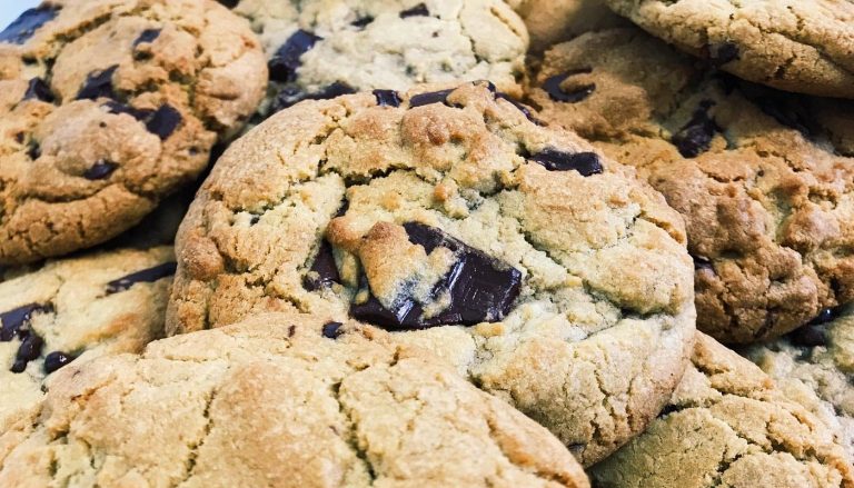 huge chocolate chunk 768x439